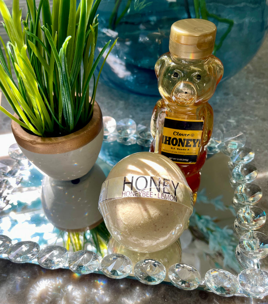 Honey Lemon Bath Bomb - Moniluxx Boutique